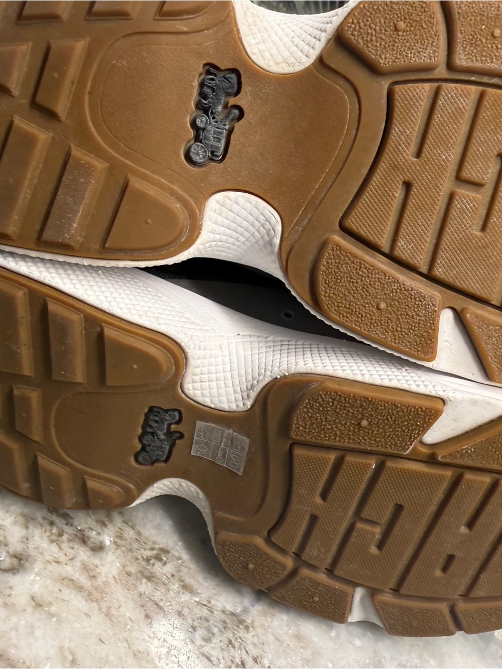 Coach Logo Women's
Sneakers_Signature Tech
Runner_Grey Black_Running
Shoes~7.5 - Picture 14 of 15